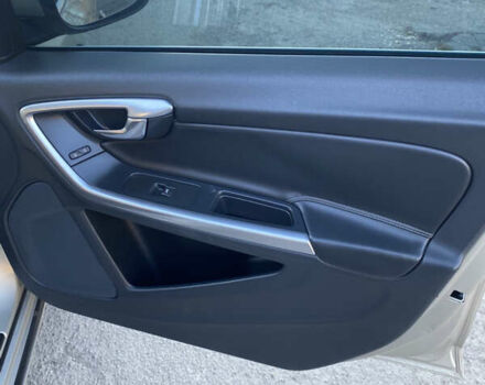 Вольво B60 2016 у Львові на Automoto.ua Бежевий Вольво B60, об'ємом двигуна 1.97 л та пробігом 158 тис. км за 13500 $, фото 31 на Automoto.ua