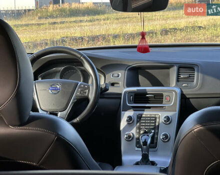Бежевый Вольво B60, объемом двигателя 2 л и пробегом 158 тыс. км за 13900 $, фото 23 на Automoto.ua