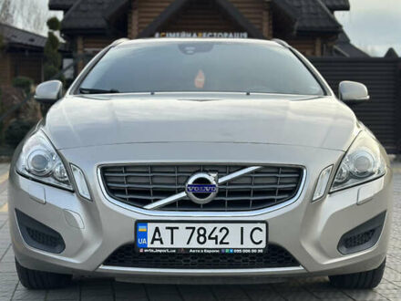 Бежевий Вольво B60, об'ємом двигуна 1.56 л та пробігом 255 тис. км за 9300 $, фото 1 на Automoto.ua