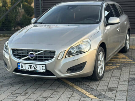 Бежевий Вольво B60, об'ємом двигуна 1.56 л та пробігом 255 тис. км за 8550 $, фото 1 на Automoto.ua