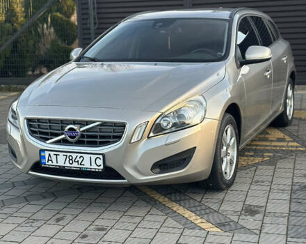 Бежевый Вольво B60, объемом двигателя 1.56 л и пробегом 255 тыс. км за 8550 $, фото 1 на Automoto.ua