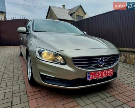 Бежевый Вольво B60, объемом двигателя 2 л и пробегом 207 тыс. км за 12999 $, фото 1 на Automoto.ua