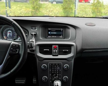 Черный Вольво B60, объемом двигателя 1.6 л и пробегом 115 тыс. км за 11800 $, фото 19 на Automoto.ua