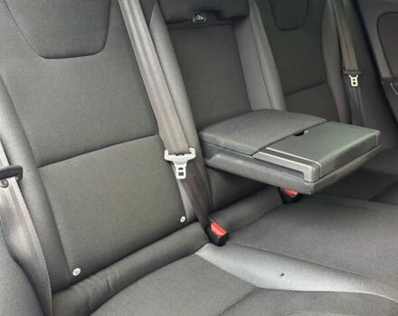 Черный Вольво B60, объемом двигателя 1.98 л и пробегом 237 тыс. км за 12700 $, фото 40 на Automoto.ua