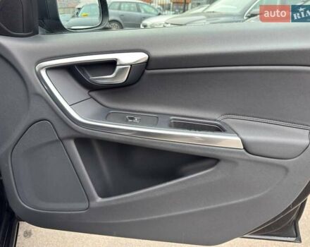 Черный Вольво B60, объемом двигателя 1.98 л и пробегом 237 тыс. км за 12700 $, фото 37 на Automoto.ua