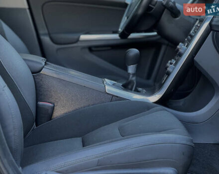 Черный Вольво B60, объемом двигателя 1.56 л и пробегом 275 тыс. км за 10500 $, фото 25 на Automoto.ua