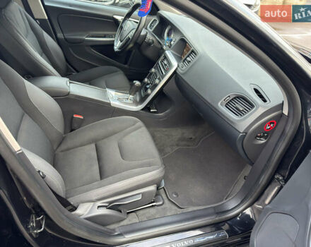 Чорний Вольво B60, об'ємом двигуна 1.98 л та пробігом 240 тис. км за 12700 $, фото 23 на Automoto.ua