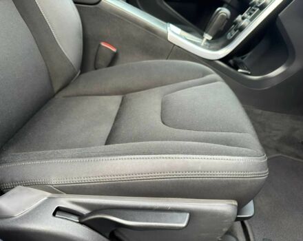 Черный Вольво B60, объемом двигателя 2 л и пробегом 240 тыс. км за 12700 $, фото 23 на Automoto.ua