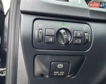 Черный Вольво B60, объемом двигателя 1.98 л и пробегом 237 тыс. км за 12700 $, фото 52 на Automoto.ua