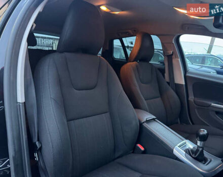 Черный Вольво B60, объемом двигателя 1.6 л и пробегом 242 тыс. км за 9700 $, фото 19 на Automoto.ua