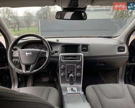 Черный Вольво B60, объемом двигателя 1.98 л и пробегом 228 тыс. км за 12500 $, фото 11 на Automoto.ua