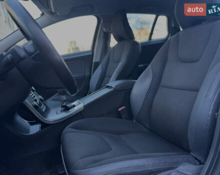 Черный Вольво B60, объемом двигателя 1.56 л и пробегом 275 тыс. км за 10500 $, фото 16 на Automoto.ua