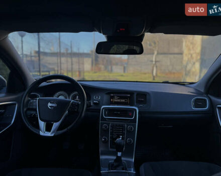 Черный Вольво B60, объемом двигателя 1.56 л и пробегом 275 тыс. км за 10500 $, фото 19 на Automoto.ua