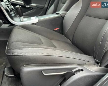 Черный Вольво B60, объемом двигателя 1.98 л и пробегом 237 тыс. км за 12700 $, фото 32 на Automoto.ua