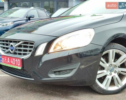 Черный Вольво B60, объемом двигателя 1.98 л и пробегом 237 тыс. км за 12700 $, фото 4 на Automoto.ua