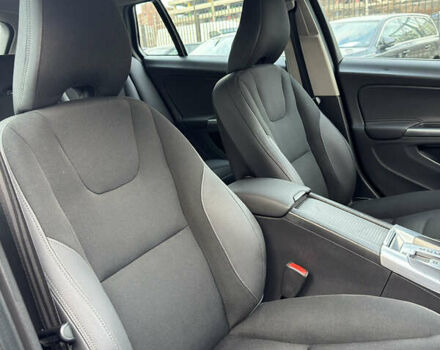 Чорний Вольво B60, об'ємом двигуна 1.98 л та пробігом 240 тис. км за 12700 $, фото 25 на Automoto.ua