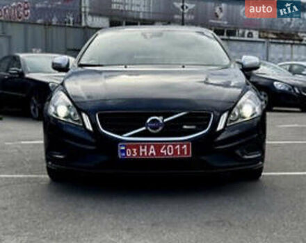 Чорний Вольво B60, об'ємом двигуна 1.98 л та пробігом 325 тис. км за 12700 $, фото 1 на Automoto.ua