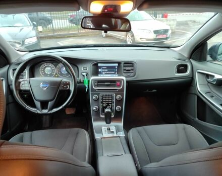 Черный Вольво B60, объемом двигателя 2 л и пробегом 238 тыс. км за 12700 $, фото 1 на Automoto.ua