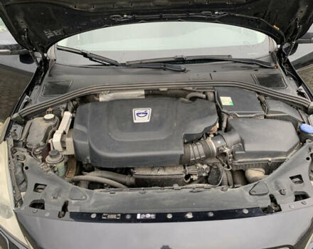 Черный Вольво B60, объемом двигателя 1.98 л и пробегом 228 тыс. км за 12500 $, фото 13 на Automoto.ua