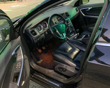 Черный Вольво B60, объемом двигателя 1.98 л и пробегом 263 тыс. км за 10600 $, фото 3 на Automoto.ua