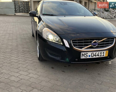 Черный Вольво B60, объемом двигателя 2 л и пробегом 264 тыс. км за 10200 $, фото 5 на Automoto.ua