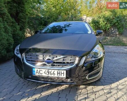 Черный Вольво B60, объемом двигателя 1.56 л и пробегом 314 тыс. км за 11500 $, фото 1 на Automoto.ua