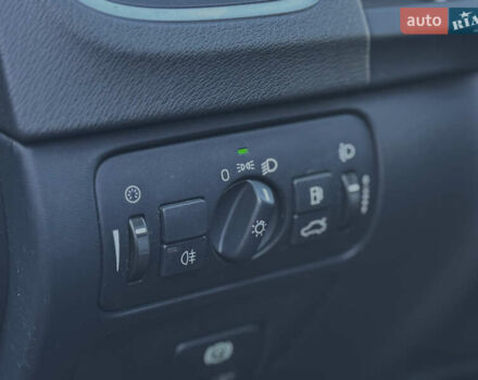 Черный Вольво B60, объемом двигателя 1.56 л и пробегом 275 тыс. км за 9999 $, фото 18 на Automoto.ua