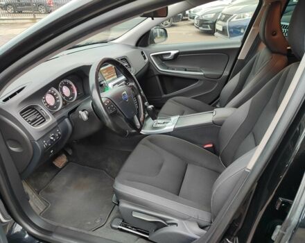 Черный Вольво B60, объемом двигателя 2 л и пробегом 238 тыс. км за 12700 $, фото 7 на Automoto.ua
