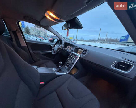 Черный Вольво B60, объемом двигателя 1.6 л и пробегом 242 тыс. км за 9700 $, фото 20 на Automoto.ua