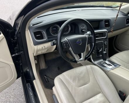 Черный Вольво B60, объемом двигателя 2 л и пробегом 223 тыс. км за 11500 $, фото 12 на Automoto.ua