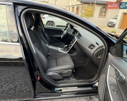 Чорний Вольво B60, об'ємом двигуна 1.99 л та пробігом 257 тис. км за 12200 $, фото 27 на Automoto.ua