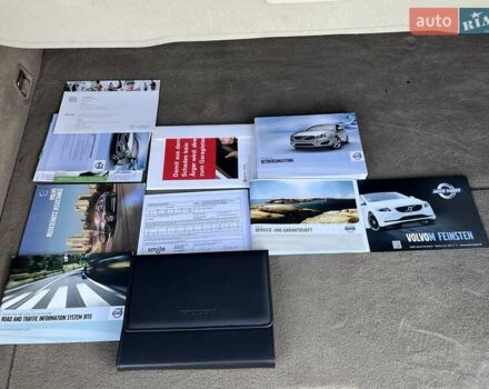 Черный Вольво B60, объемом двигателя 2.4 л и пробегом 240 тыс. км за 13000 $, фото 74 на Automoto.ua