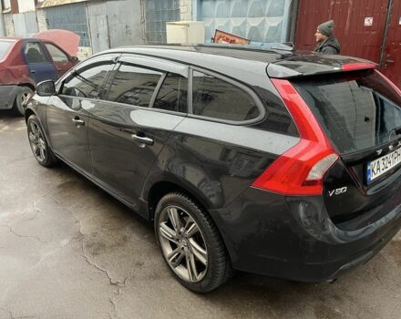 Черный Вольво B60, объемом двигателя 2 л и пробегом 266 тыс. км за 10500 $, фото 1 на Automoto.ua