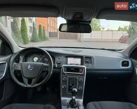 Черный Вольво B60, объемом двигателя 1.56 л и пробегом 218 тыс. км за 9850 $, фото 98 на Automoto.ua