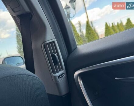Черный Вольво B60, объемом двигателя 1.56 л и пробегом 218 тыс. км за 9850 $, фото 102 на Automoto.ua