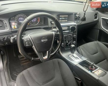 Чорний Вольво B60, об'ємом двигуна 2 л та пробігом 266 тис. км за 10500 $, фото 1 на Automoto.ua