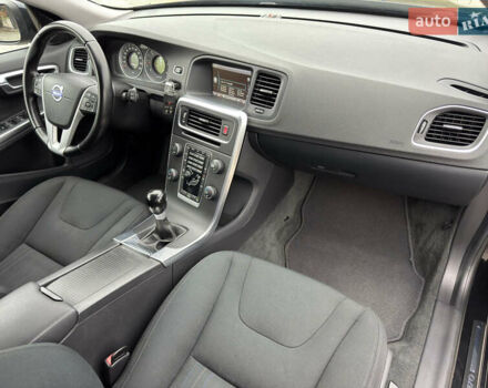 Чорний Вольво B60, об'ємом двигуна 1.6 л та пробігом 214 тис. км за 10499 $, фото 163 на Automoto.ua