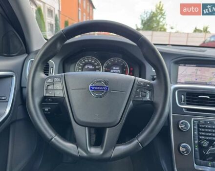 Черный Вольво B60, объемом двигателя 1.56 л и пробегом 218 тыс. км за 9850 $, фото 68 на Automoto.ua