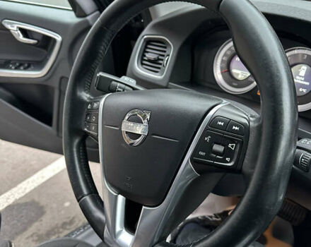 Черный Вольво B60, объемом двигателя 2.4 л и пробегом 265 тыс. км за 11500 $, фото 25 на Automoto.ua