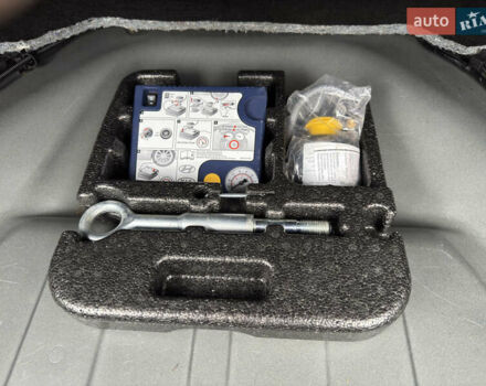 Чорний Вольво B60, об'ємом двигуна 1.6 л та пробігом 214 тис. км за 10499 $, фото 166 на Automoto.ua