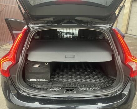 Черный Вольво B60, объемом двигателя 2 л и пробегом 266 тыс. км за 10500 $, фото 5 на Automoto.ua