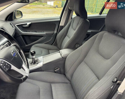 Чорний Вольво B60, об'ємом двигуна 1.6 л та пробігом 214 тис. км за 10499 $, фото 121 на Automoto.ua