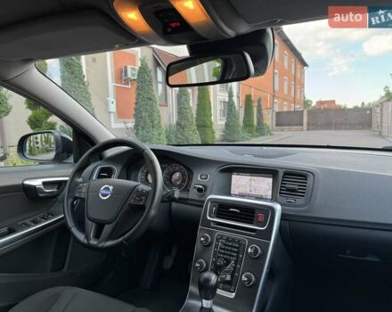 Черный Вольво B60, объемом двигателя 1.56 л и пробегом 218 тыс. км за 9850 $, фото 95 на Automoto.ua