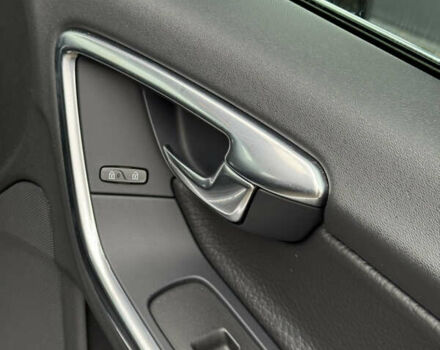 Чорний Вольво B60, об'ємом двигуна 2 л та пробігом 262 тис. км за 11799 $, фото 54 на Automoto.ua