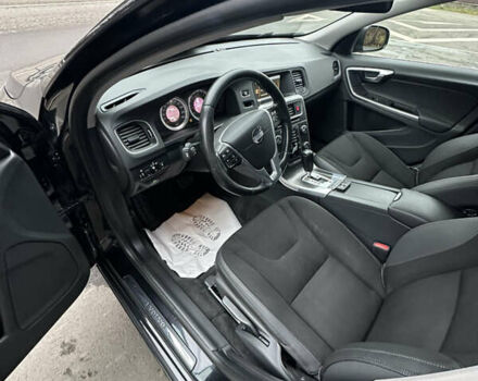 Черный Вольво B60, объемом двигателя 2.4 л и пробегом 265 тыс. км за 11500 $, фото 28 на Automoto.ua