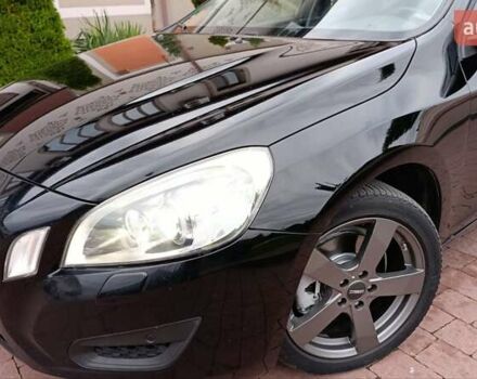 Черный Вольво B60, объемом двигателя 2 л и пробегом 289 тыс. км за 10900 $, фото 3 на Automoto.ua