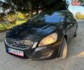 Черный Вольво B60, объемом двигателя 1.56 л и пробегом 332 тыс. км за 8100 $, фото 1 на Automoto.ua
