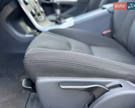 Чорний Вольво B60, об'ємом двигуна 1.6 л та пробігом 198 тис. км за 11300 $, фото 28 на Automoto.ua