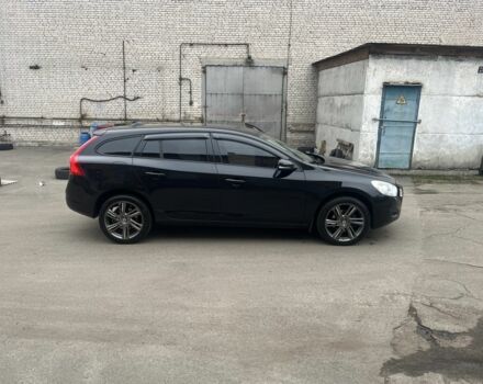 Черный Вольво B60, объемом двигателя 2 л и пробегом 266 тыс. км за 10500 $, фото 3 на Automoto.ua