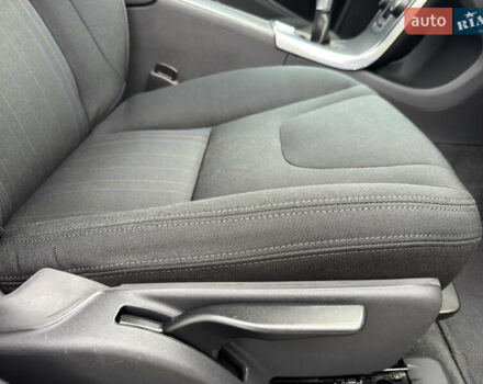 Чорний Вольво B60, об'ємом двигуна 1.6 л та пробігом 214 тис. км за 10499 $, фото 123 на Automoto.ua